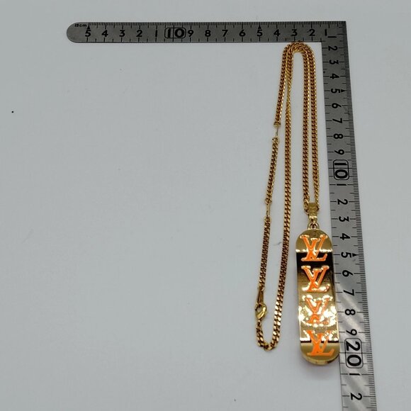 Authentic Louis Vuitton Pendant Skatebord Necklace mn715-120325 - Picture 3 of 9